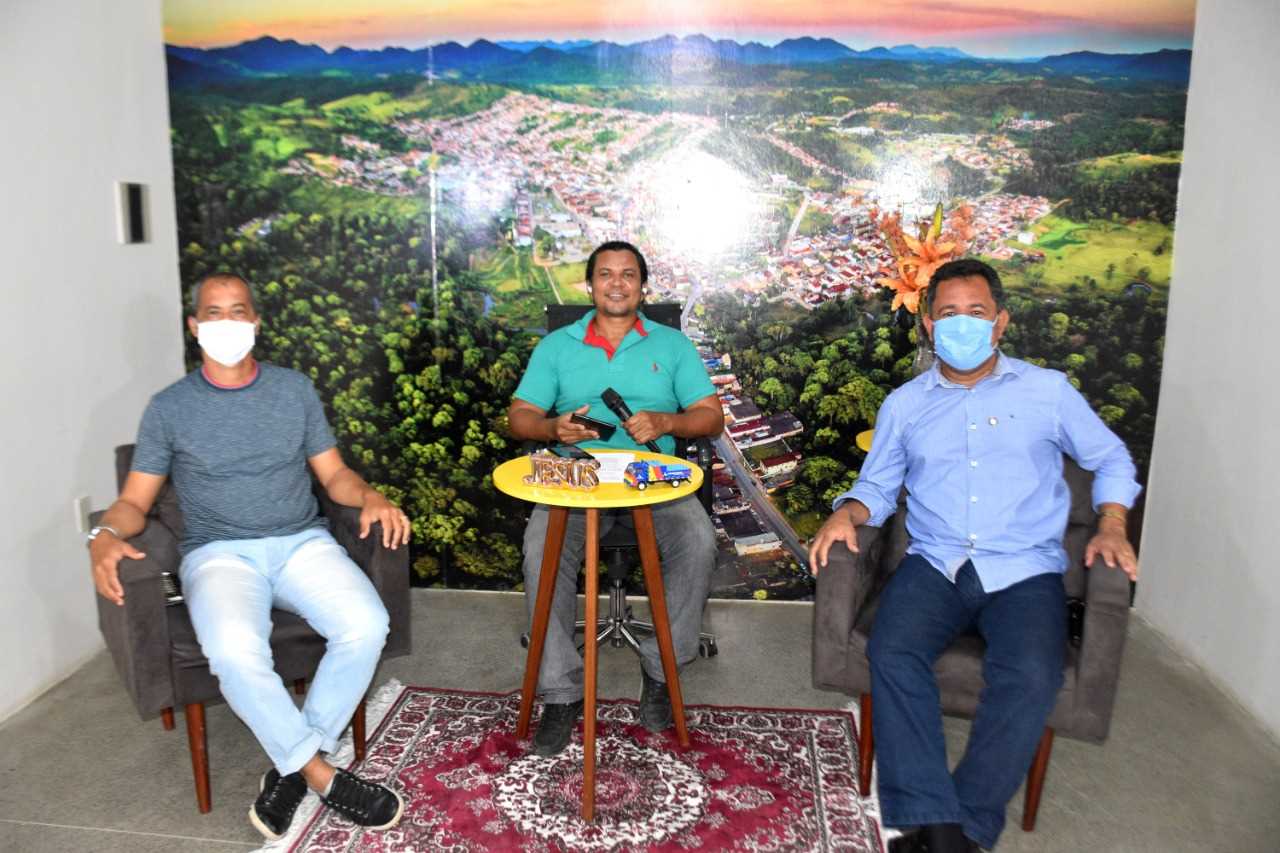 Camacã: Prefeito Paulo do Gás na LIVE “Fala Prefeito” apresenta obras e em breve um presente surpresa para Leoventura